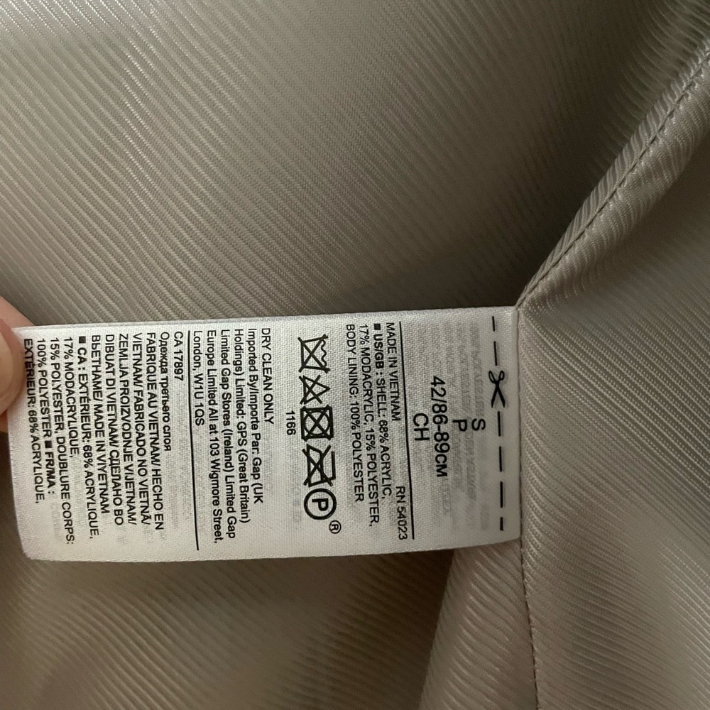Banana Republic Faux Fur Vest - Picture 6 of 9